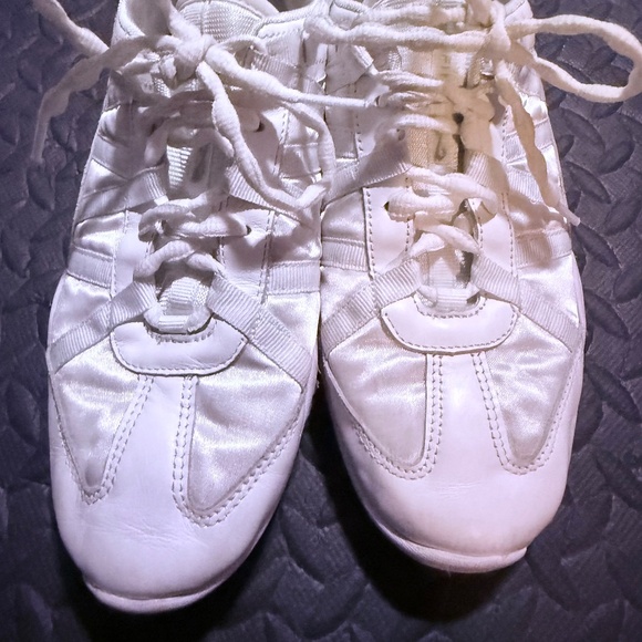 Like New Nfinity Cheer Shoes Size 8 - Picture 2 of 6